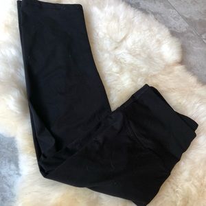 3/4 black active leggings